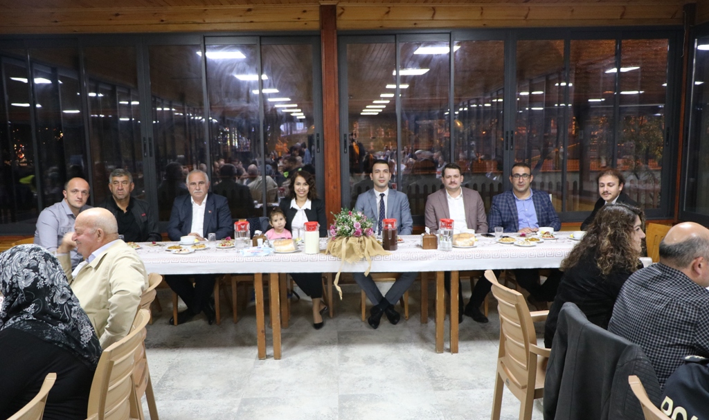 KAYMAKAMIMIZ SN. MUSTAFA DÜZGÜN ONURUNA “VEDA YEMEĞİ” DÜZENLENDİ.