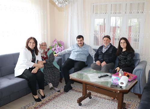 KAYMAKAM ALTUN ŞEHİT AİLELERİ VE GAZİLERİMİZİ ZİYARET ETTİ.